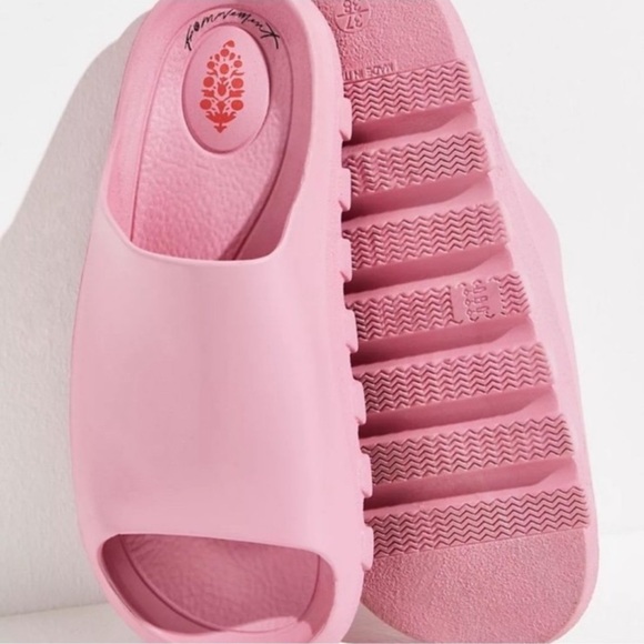 Free People Shoes - Free People HALFTIME SLIDES SIZE 37 / 38 NWT